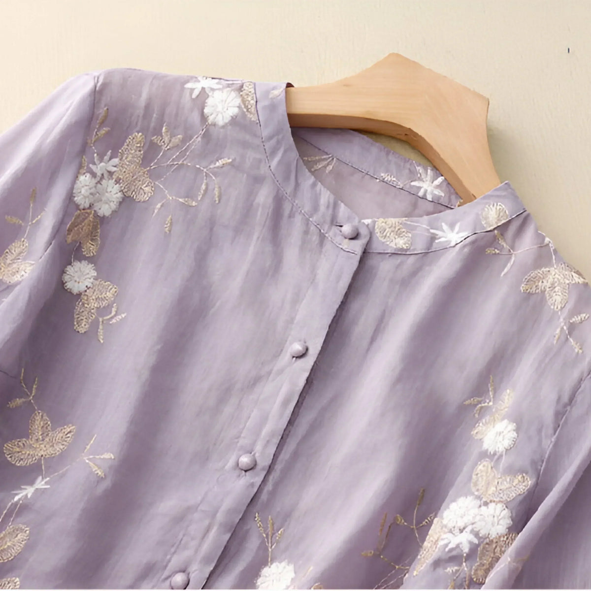 Benedetta | Blusa Leggera con Pieghe e Dettagli in Pizzo